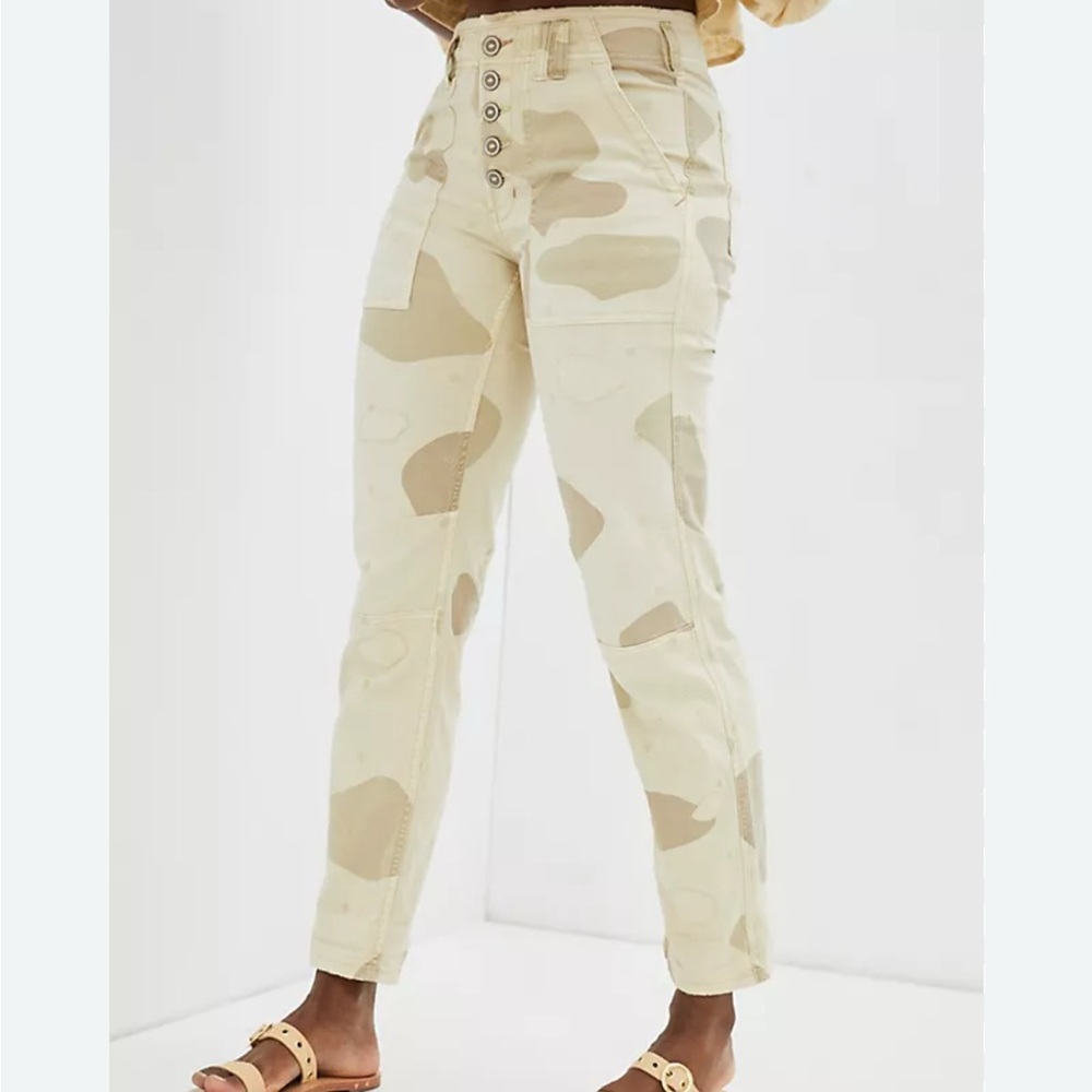 By Anthropologie The Wanderer Camo Print Utility Cargo Trousers Pants | Size 25